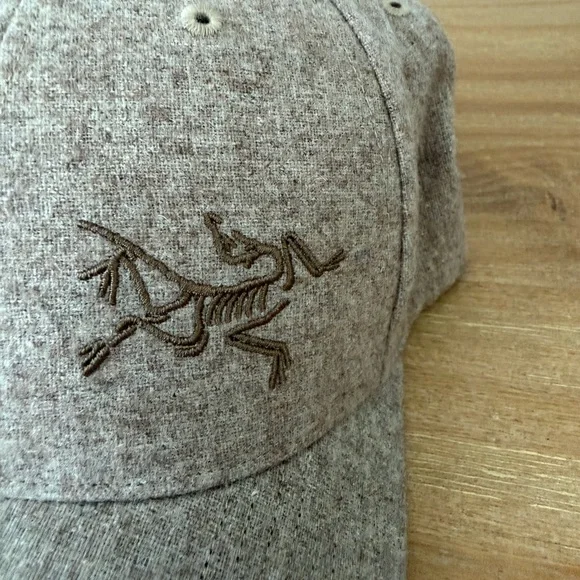Arc’teryx Dark Beige Wool Blend Ball Cap Fitted. Like New. Excellent Condition. - Picture 2 of 7